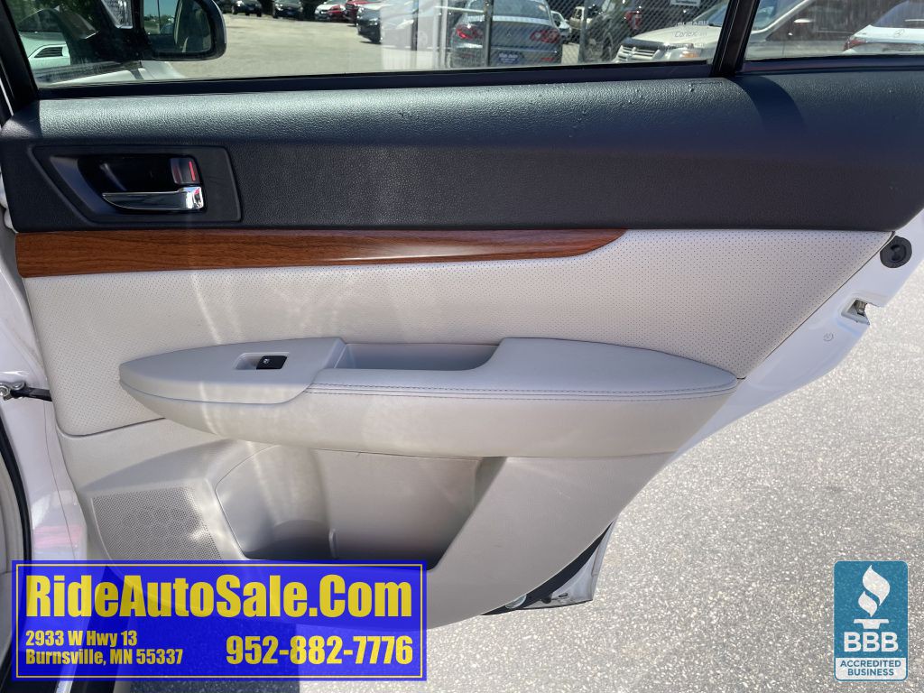 2014 Subaru Outback Image 15