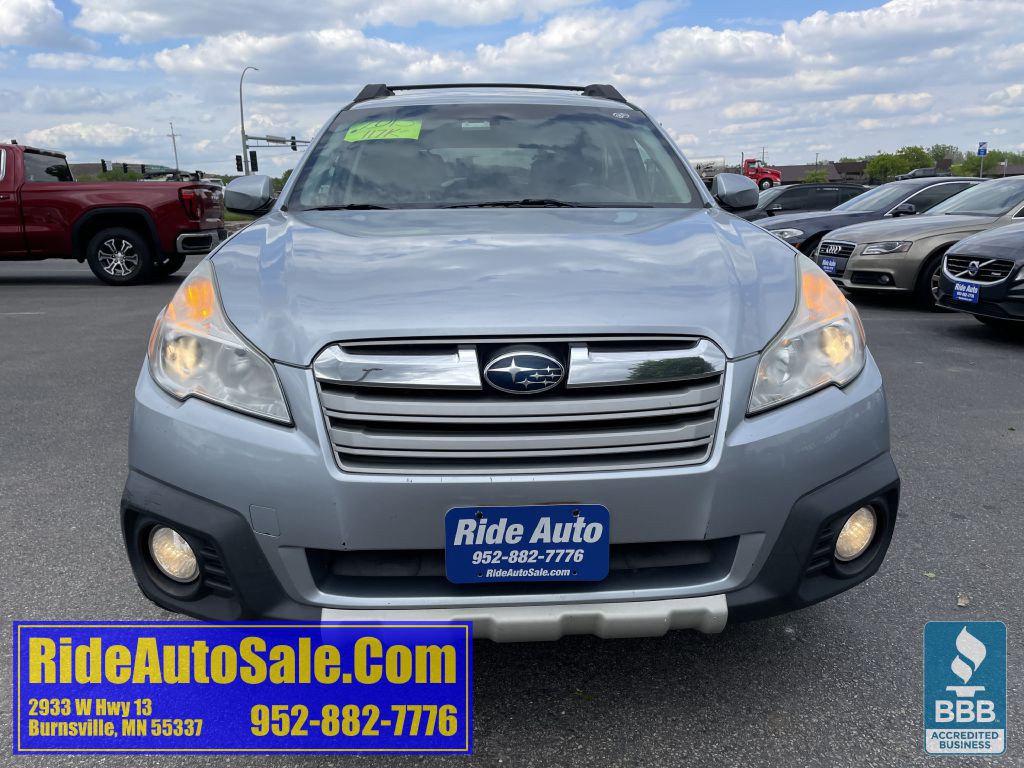 2013 Subaru Outback Image 2