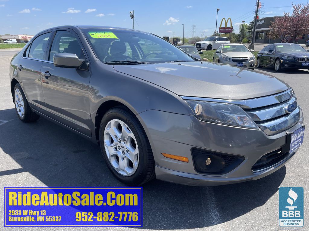 2011 Ford Fusion Image 3