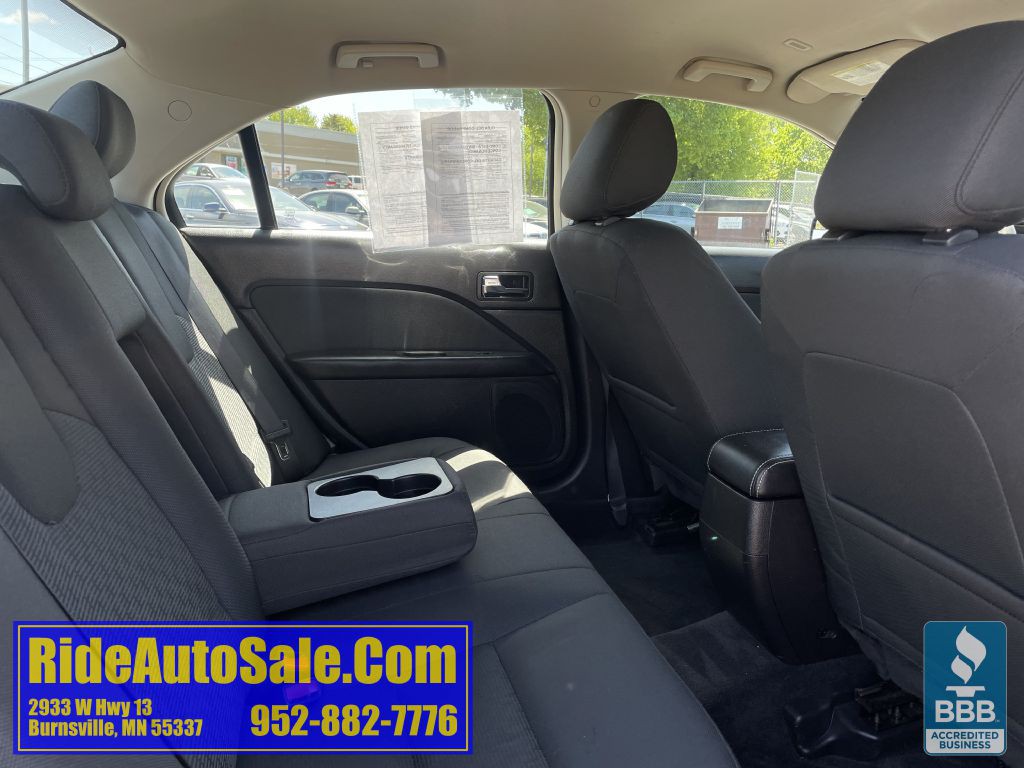 2011 Ford Fusion Image 16