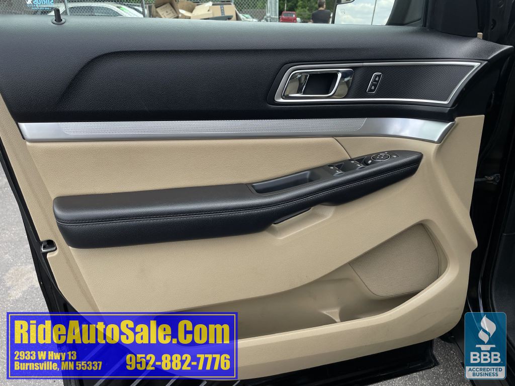 2017 Ford Explorer Image 9