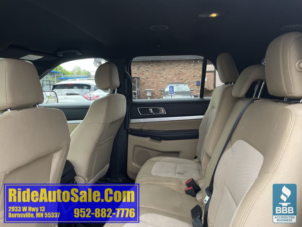 2017 Ford Explorer Image 12