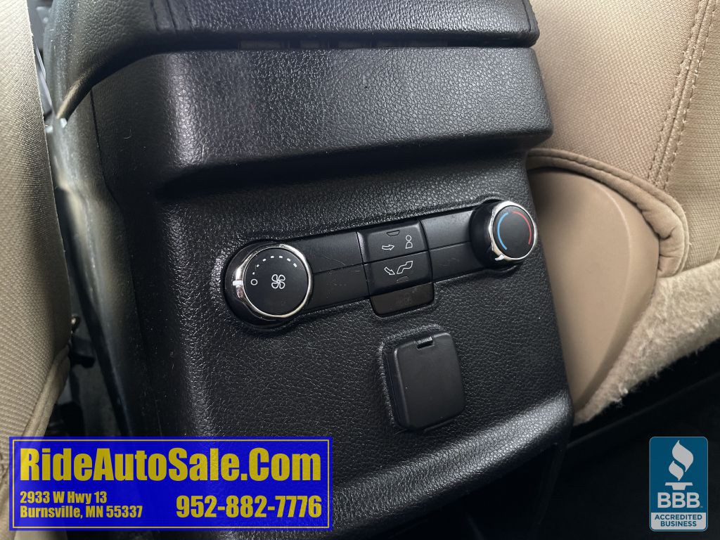 2017 Ford Explorer Image 32