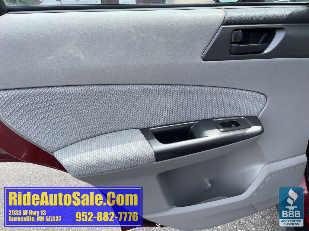 2011 Subaru Forester Image 11