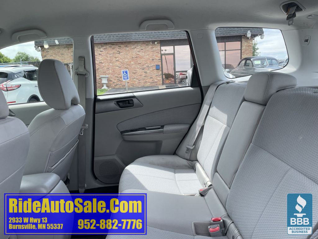 2011 Subaru Forester Image 12