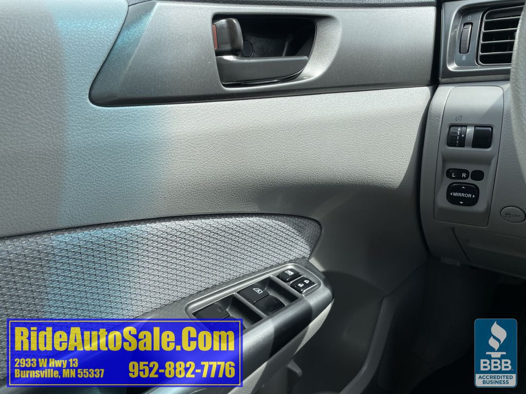 2011 Subaru Forester Image 32