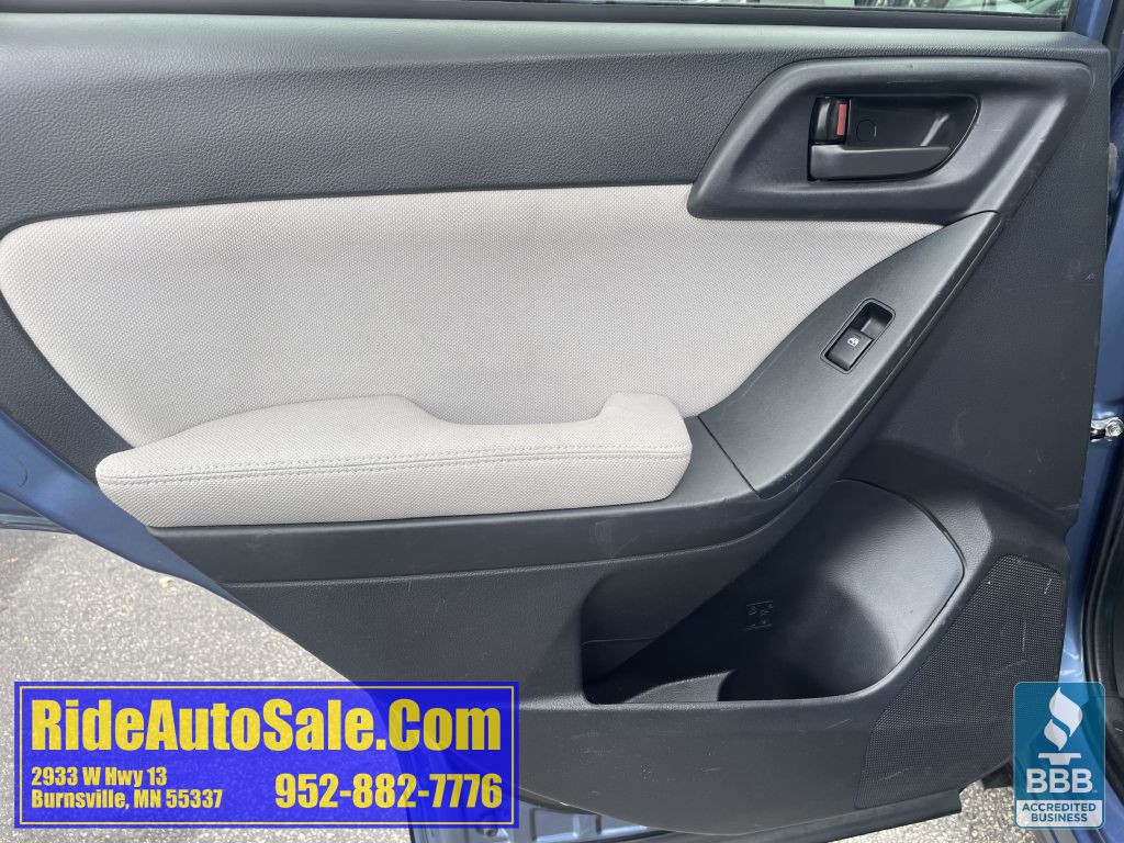 2015 Subaru Forester Image 11