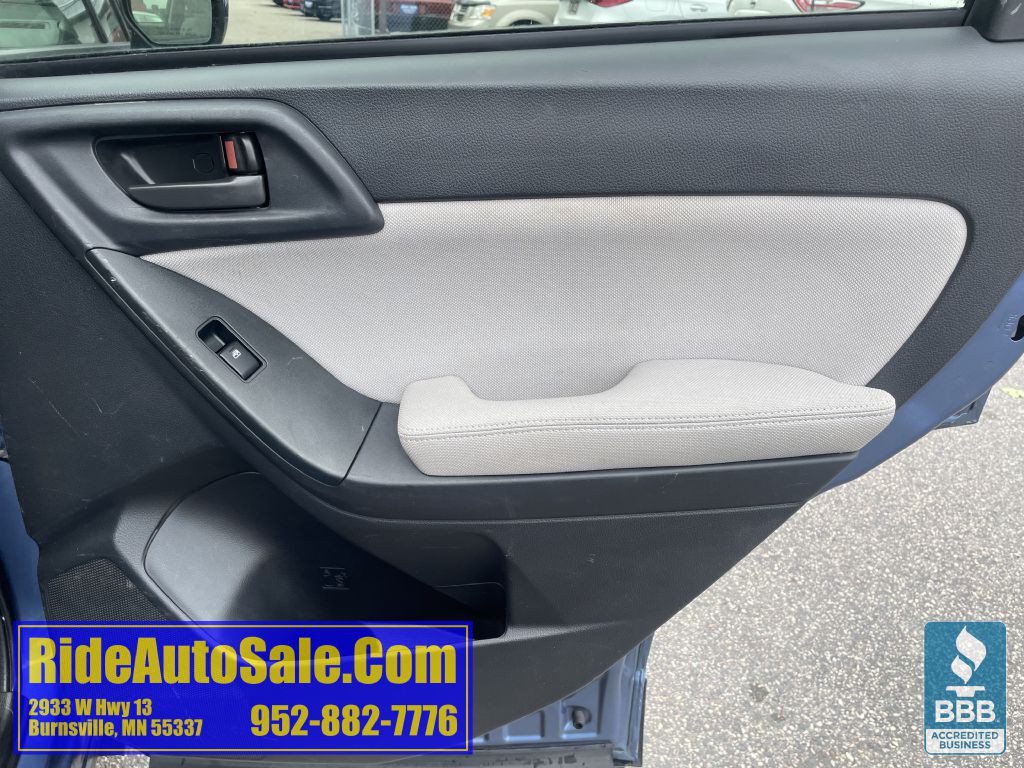 2015 Subaru Forester Image 15