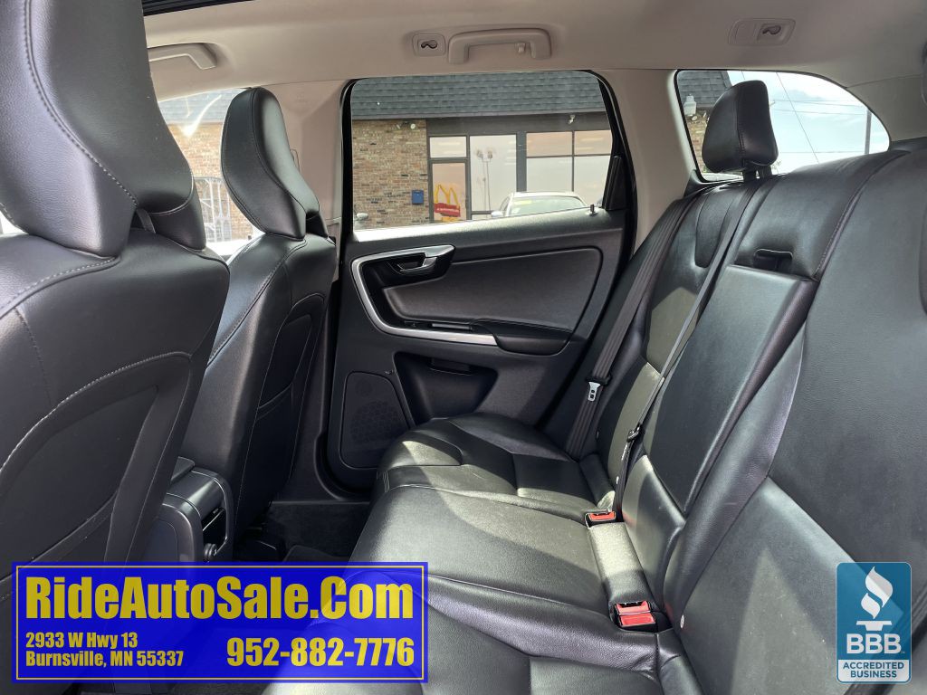 2016 Volvo XC60 Image 12
