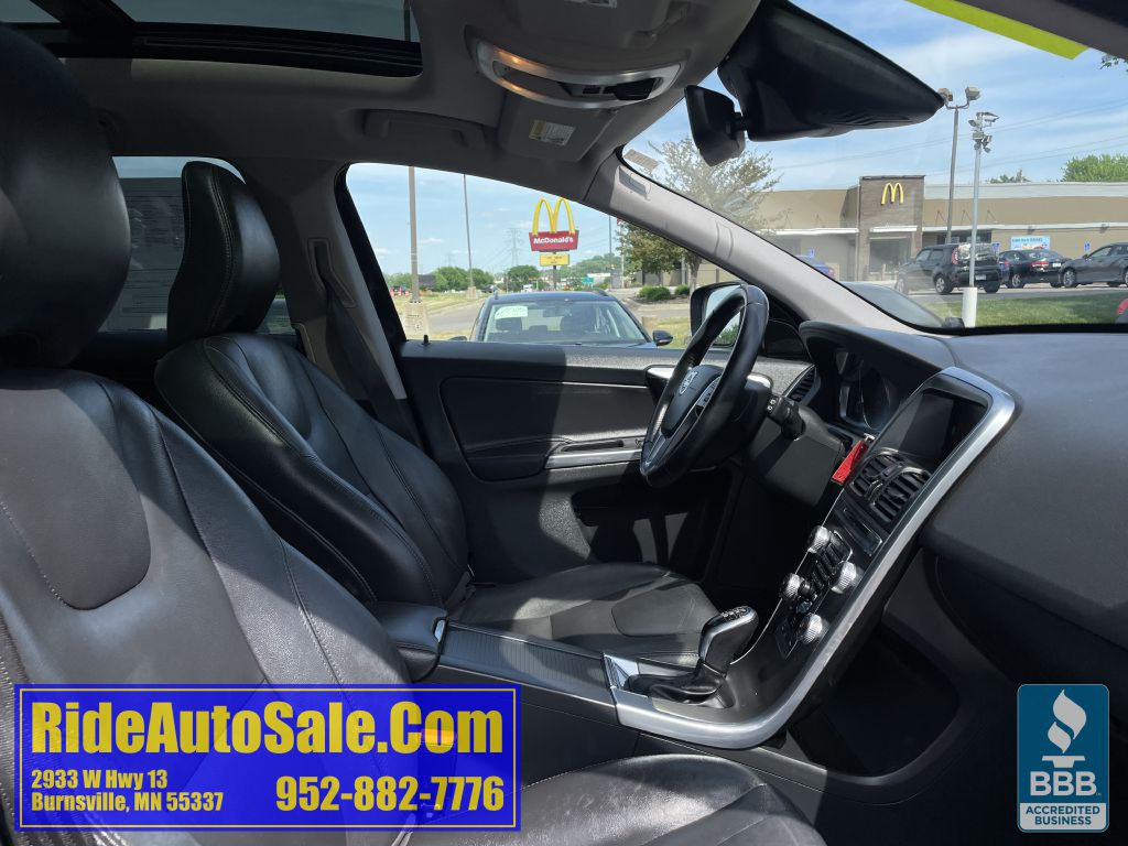 2016 Volvo XC60 Image 14