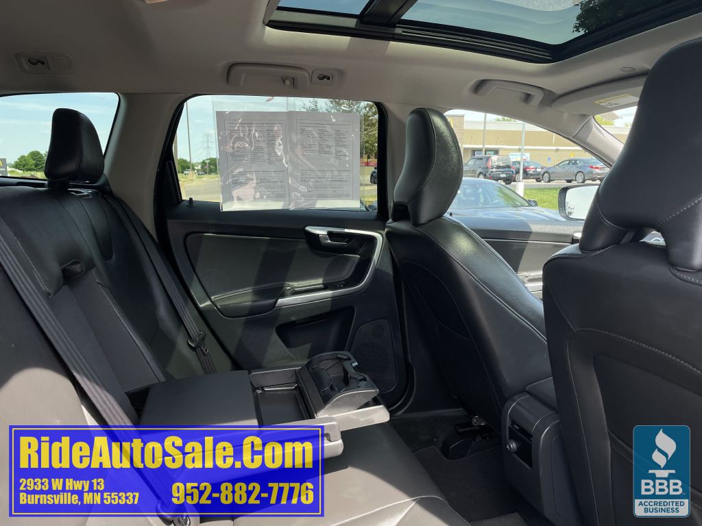 2016 Volvo XC60 Image 16