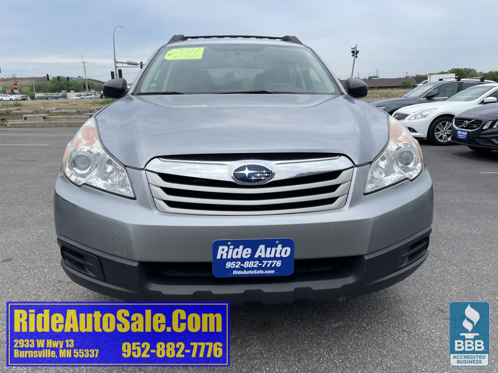 2011 Subaru Outback Image 2
