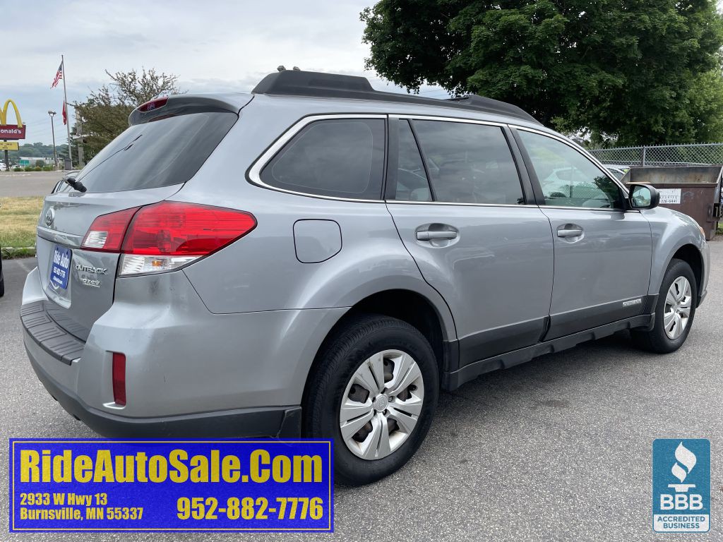 2011 Subaru Outback Image 5