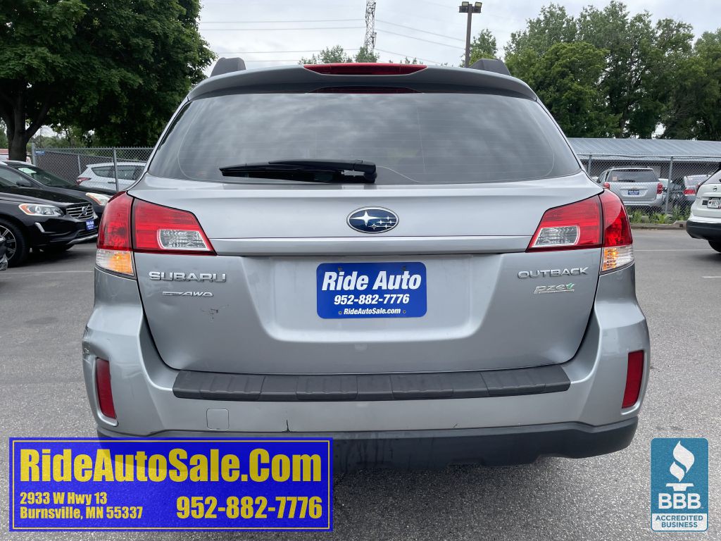 2011 Subaru Outback Image 6