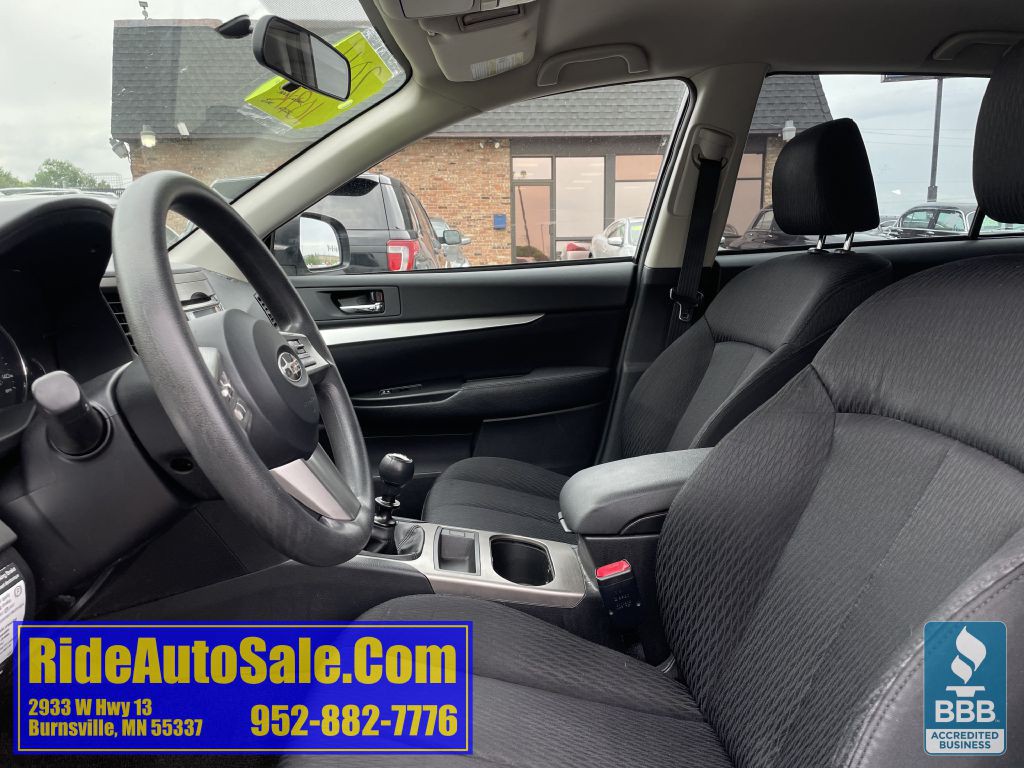 2011 Subaru Outback Image 10