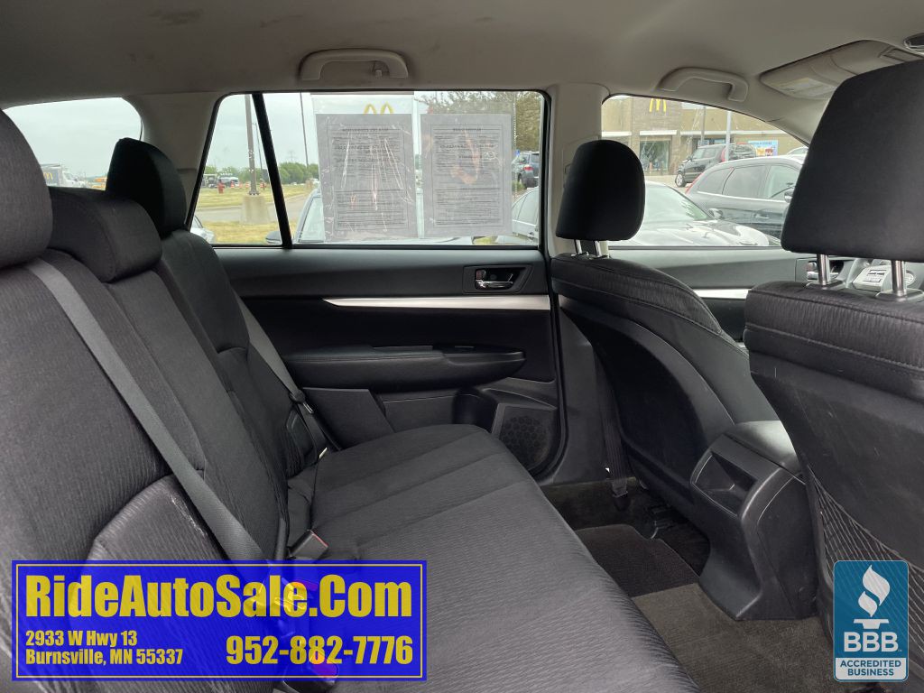 2011 Subaru Outback Image 16