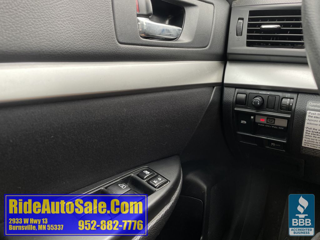 2011 Subaru Outback Image 30