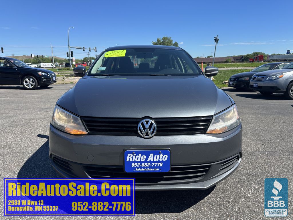2011 Volkswagen Jetta Image 2