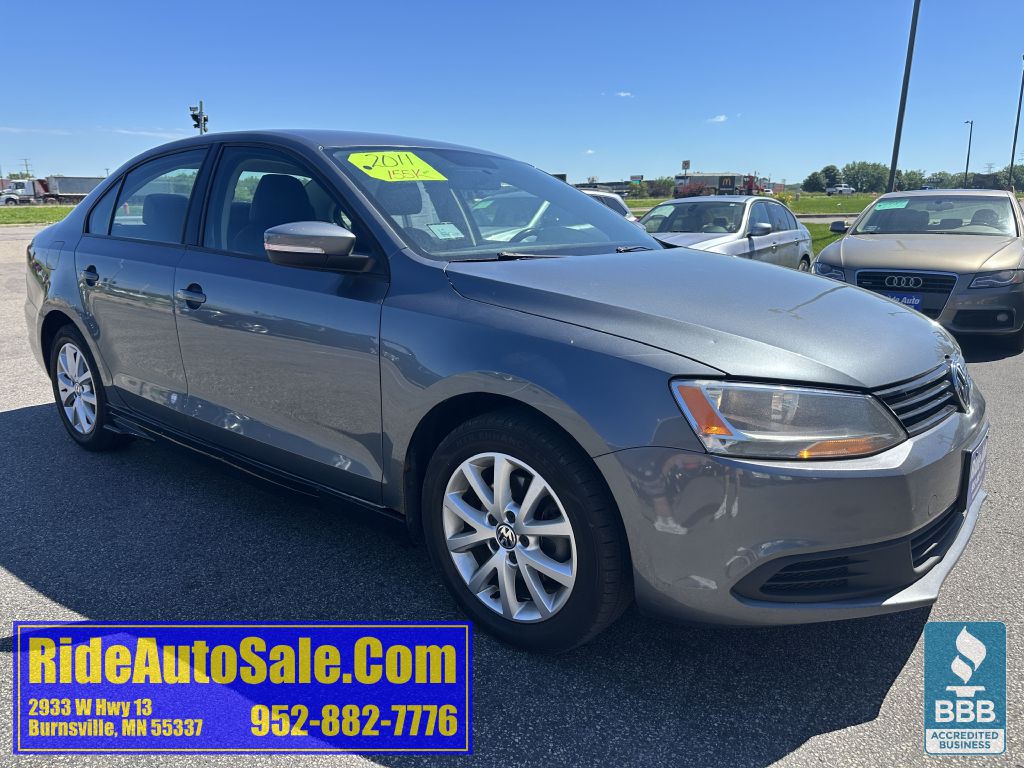 2011 Volkswagen Jetta Image 3