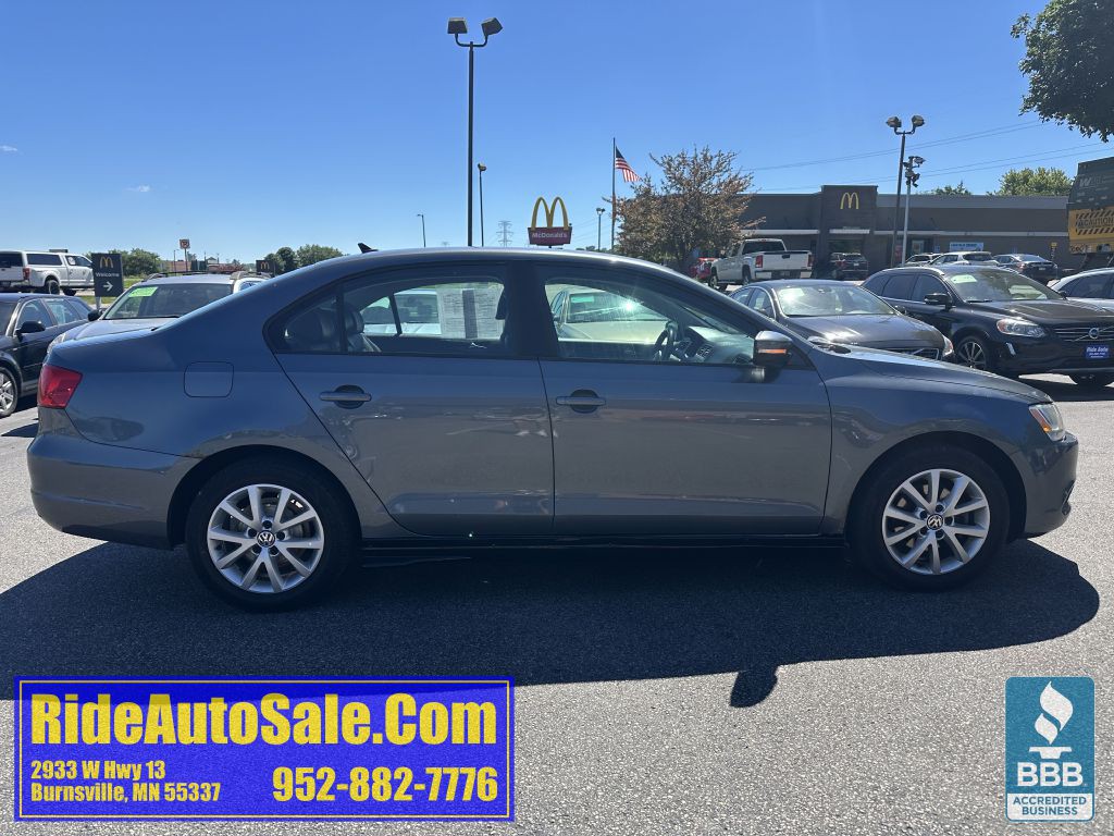 2011 Volkswagen Jetta Image 4