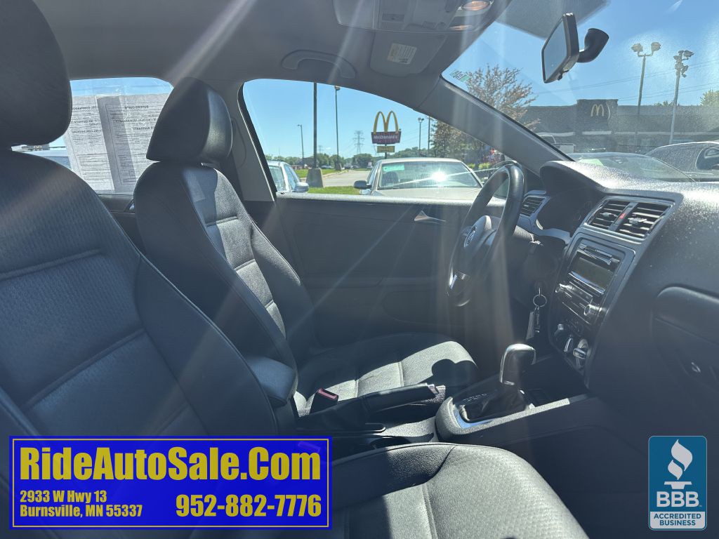 2011 Volkswagen Jetta Image 14