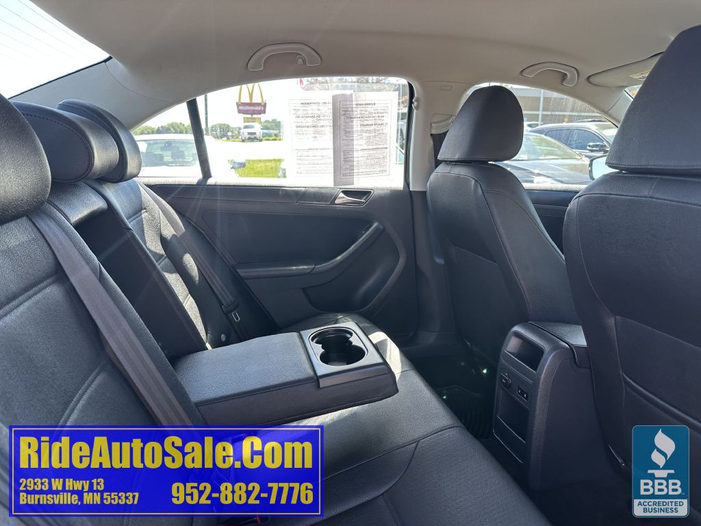 2011 Volkswagen Jetta Image 16