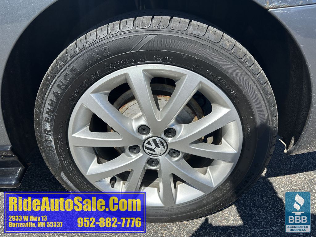 2011 Volkswagen Jetta Image 25