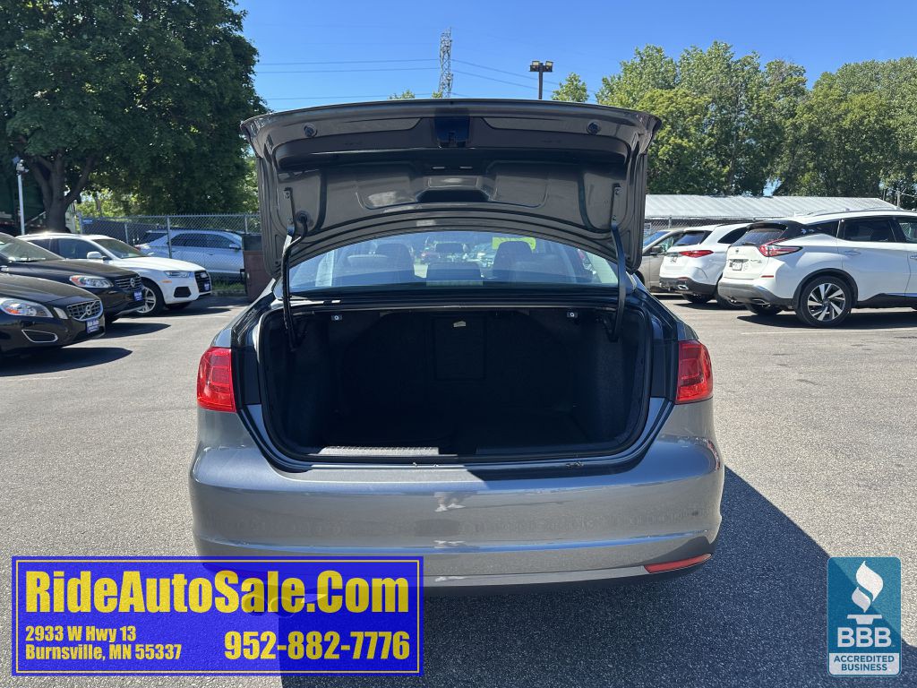 2011 Volkswagen Jetta Image 26