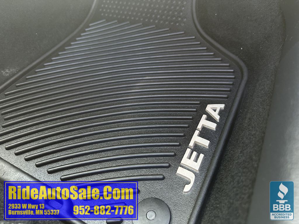 2011 Volkswagen Jetta Image 39