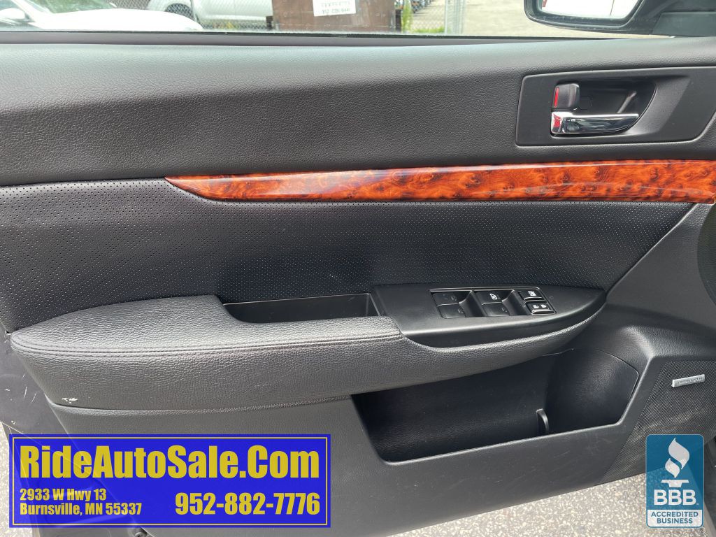 2012 Subaru Outback Image 9