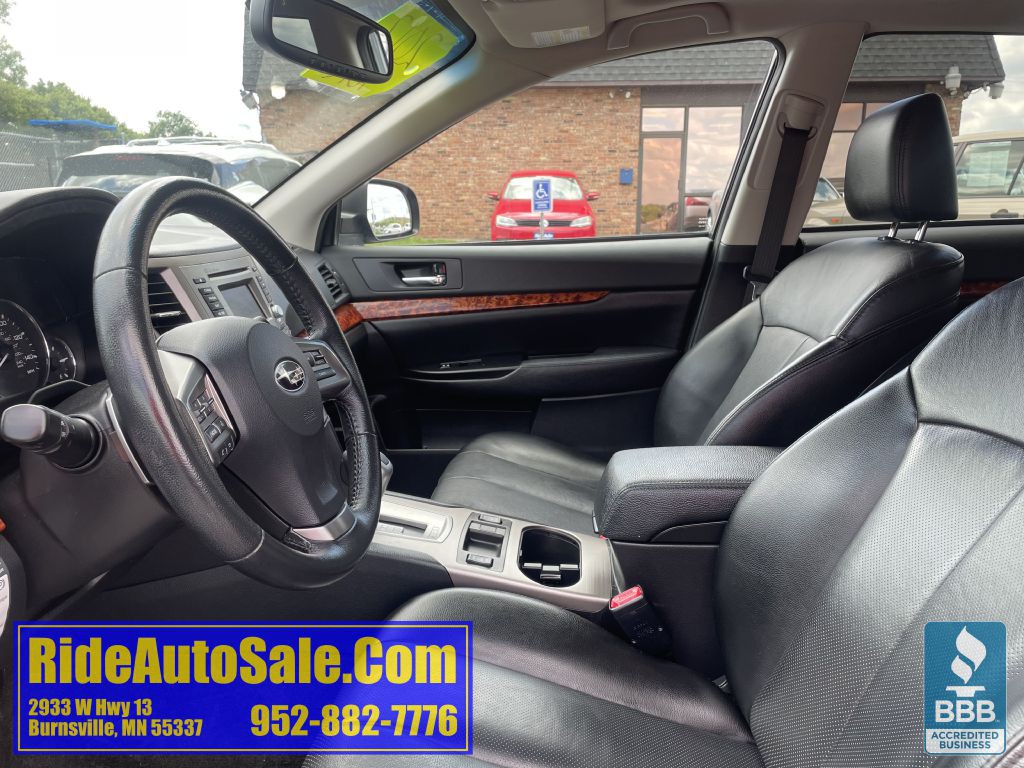2012 Subaru Outback Image 10