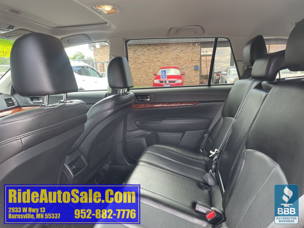 2012 Subaru Outback Image 12
