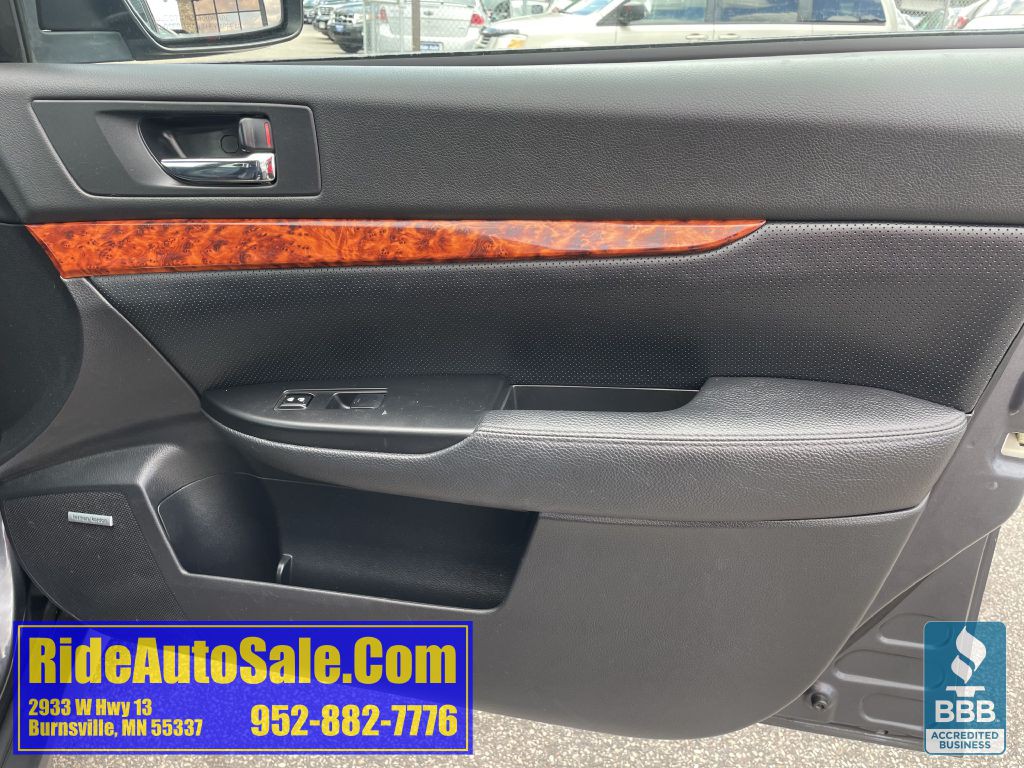2012 Subaru Outback Image 13