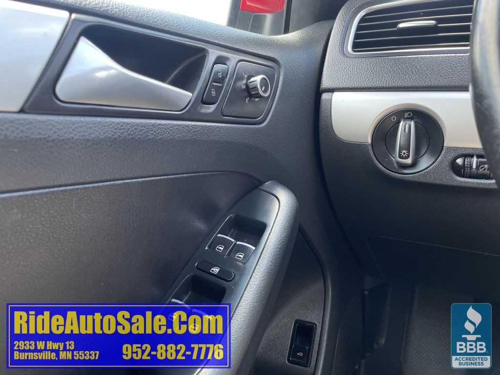 2014 Volkswagen Jetta Image 31