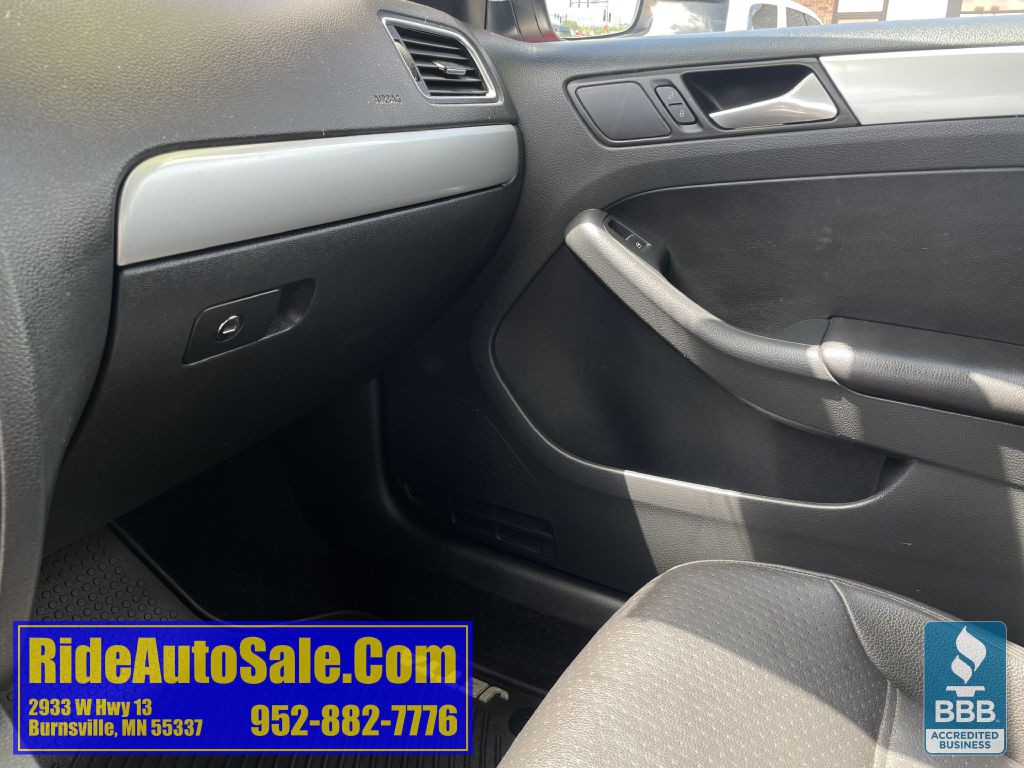 2014 Volkswagen Jetta Image 34