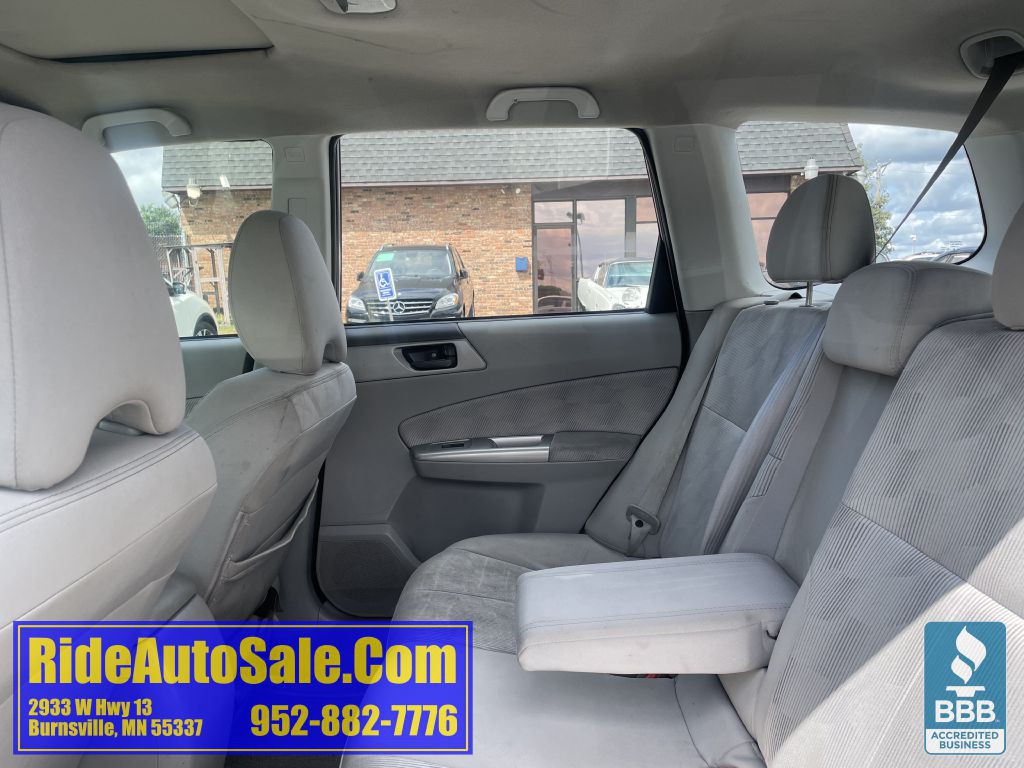 2010 Subaru Forester Image 12