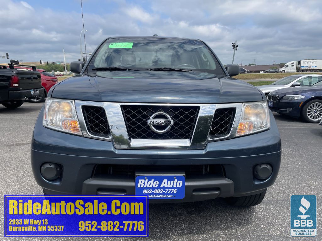 2013 Nissan Frontier Image 2