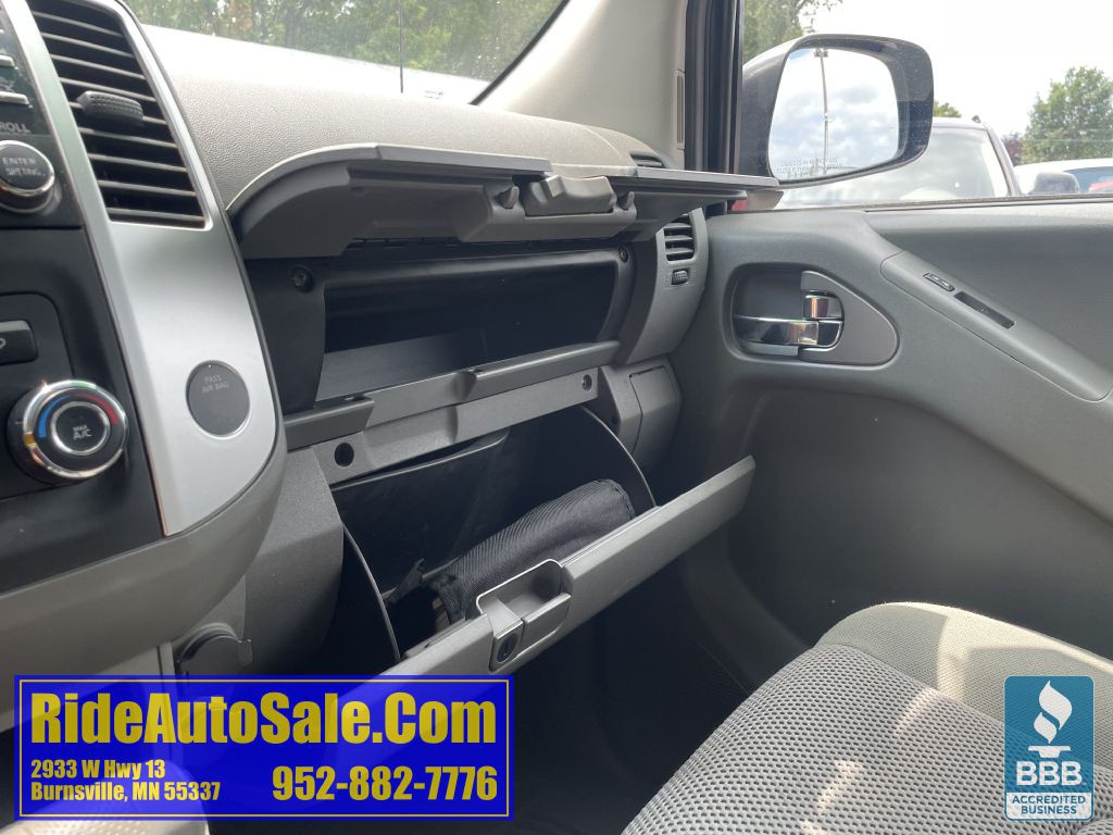 2013 Nissan Frontier Image 36