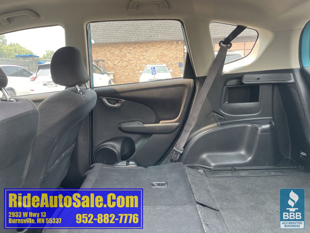 2013 Honda Fit Image 30