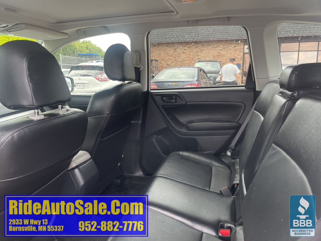 2015 Subaru Forester Image 12