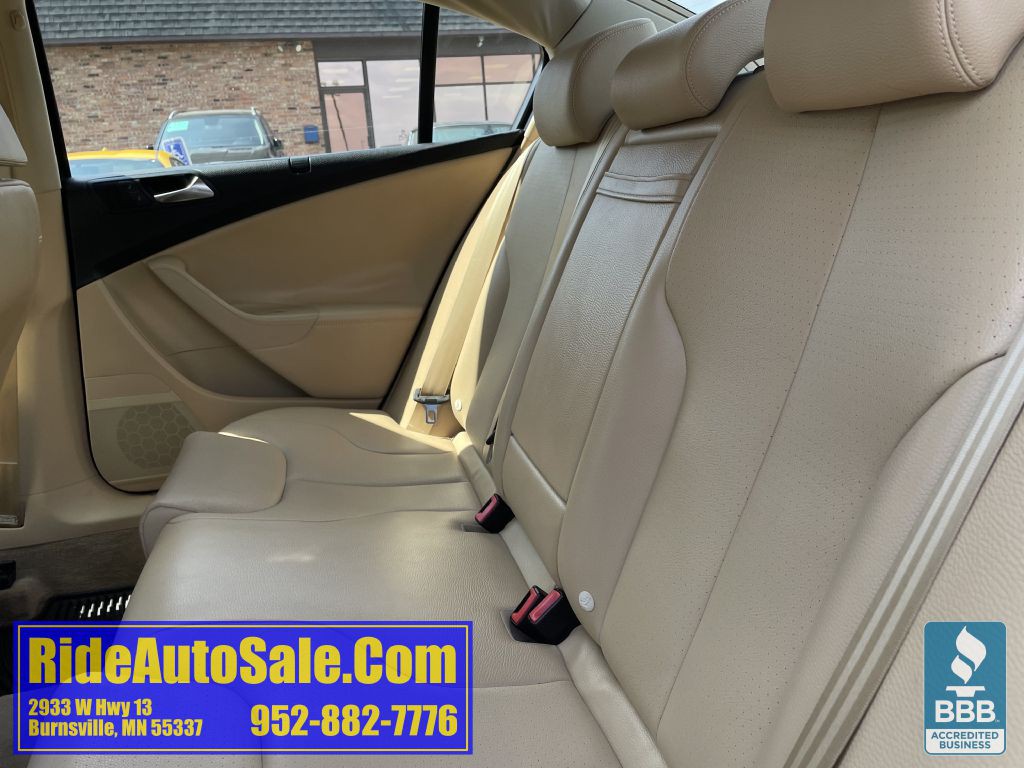 2009 Volkswagen Passat Image 12