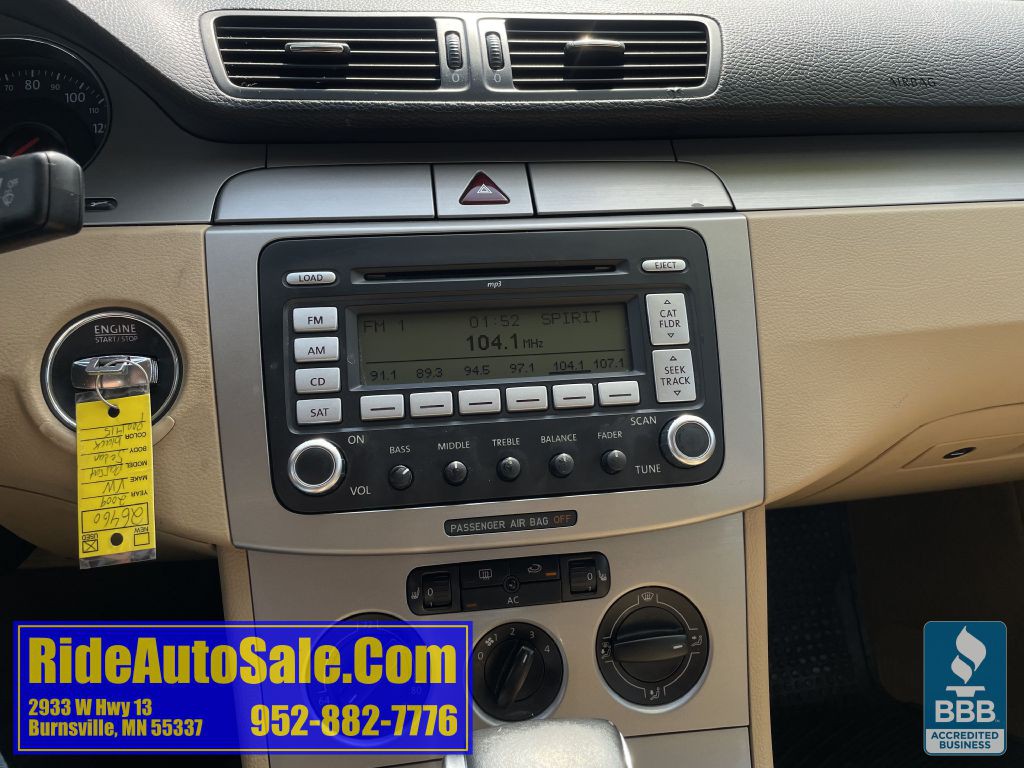 2009 Volkswagen Passat Image 21
