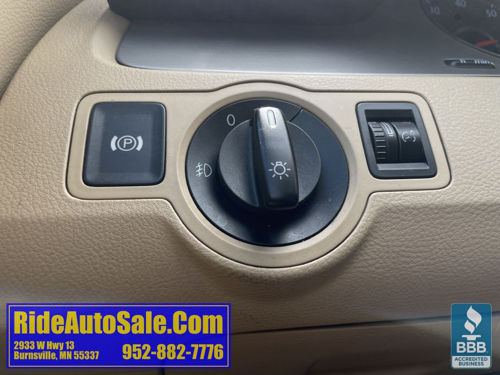 2009 Volkswagen Passat Image 38