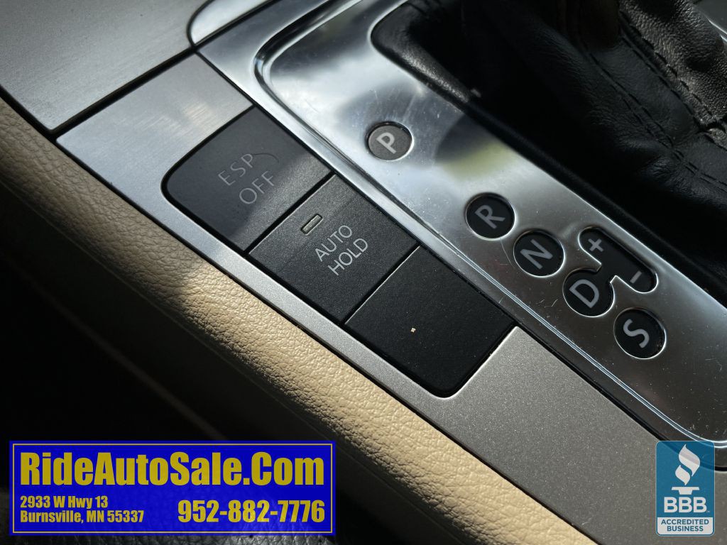 2009 Volkswagen Passat Image 44
