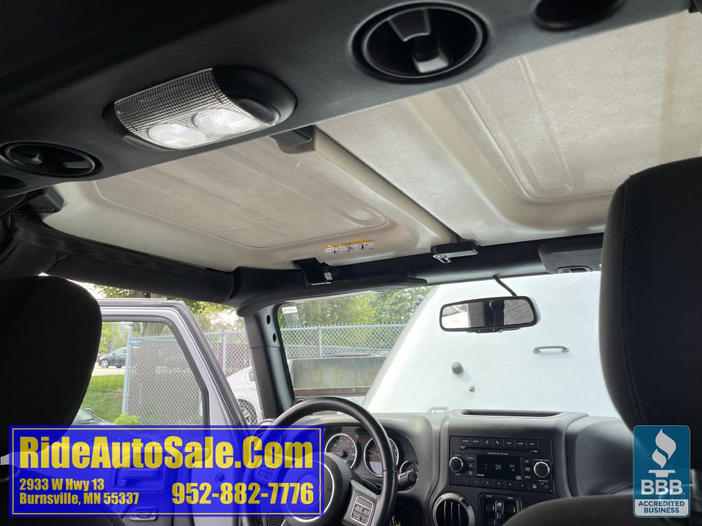 2014 Jeep Wrangler Unlimited Image 32