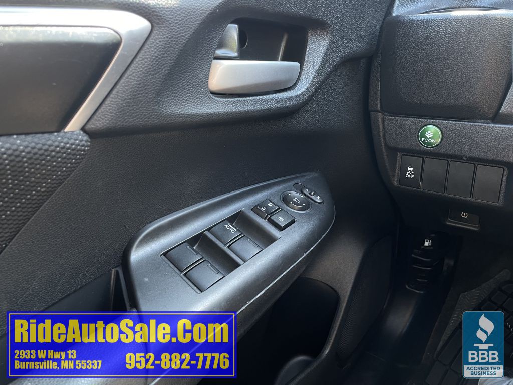2015 Honda Fit Image 39