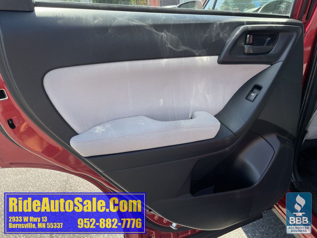 2015 Subaru Forester Image 11