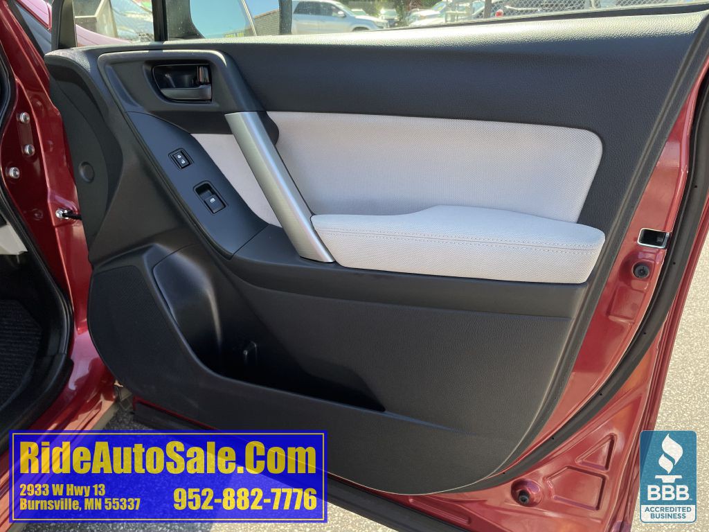 2015 Subaru Forester Image 13