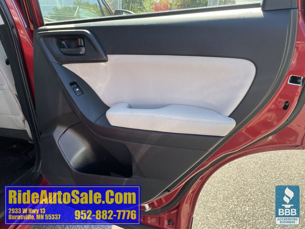 2015 Subaru Forester Image 15