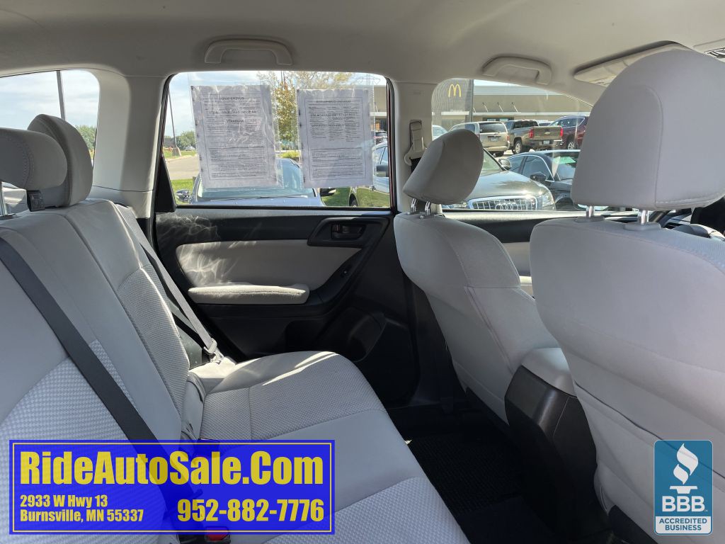 2015 Subaru Forester Image 16